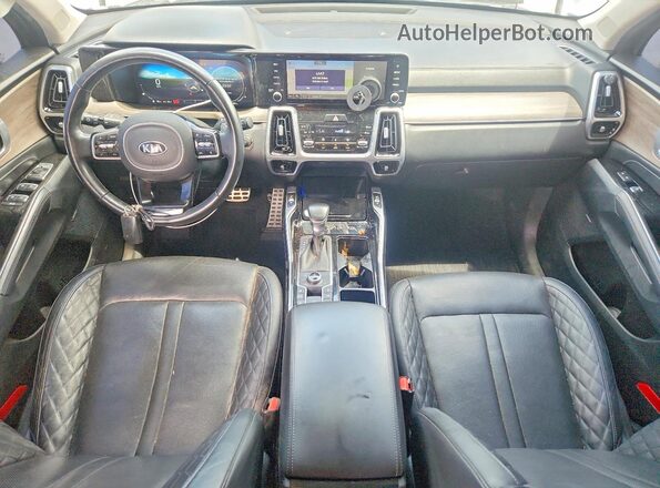 5XYRKDLF2MG045336 2021 KIA SORENTO Gray Widok deski rozdzielczej