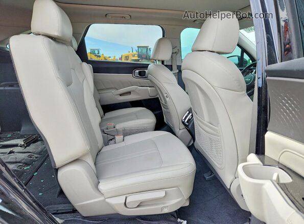 5XYRKDLF3NG087497 2022 KIA SORENTO Black Widok wnętrza z tyłu