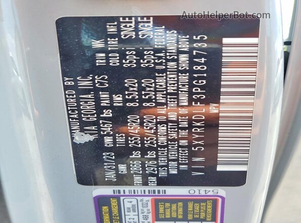 5XYRKDLF3PG184735 2023 KIA SORENTO Gray Vista de la etiqueta del VIN