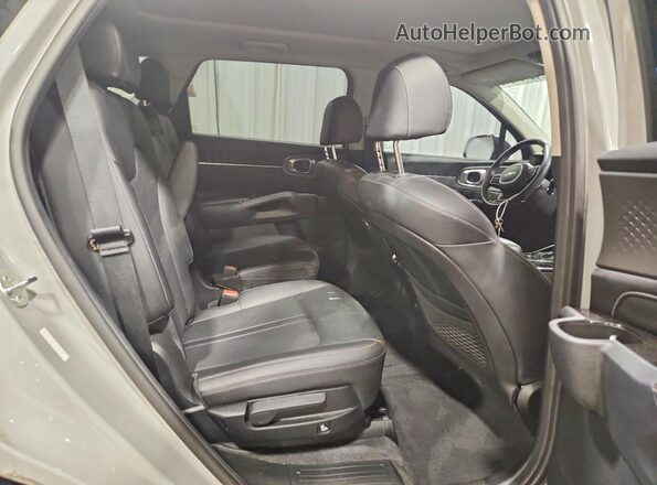 5XYRKDLF3PG186856 2023 KIA SORENTO Gray Rear interior view
