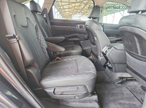 5XYRKDLF6PG204640 2023 KIA SORENTO Gray Widok wnętrza z tyłu