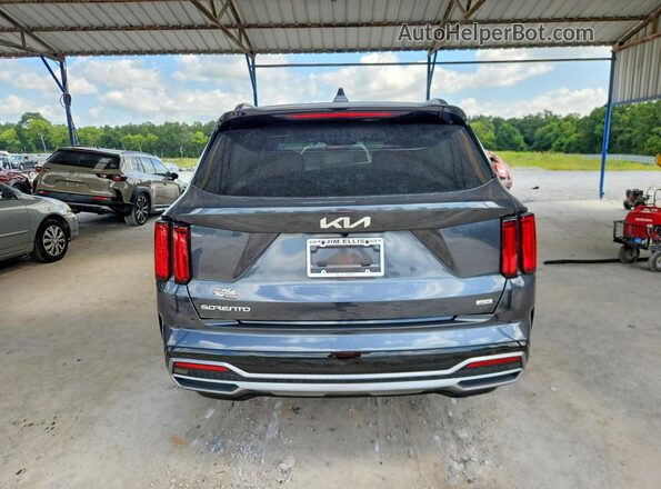 5XYRKDLF6PG204640 2023 KIA SORENTO Gray Widok z tyłu