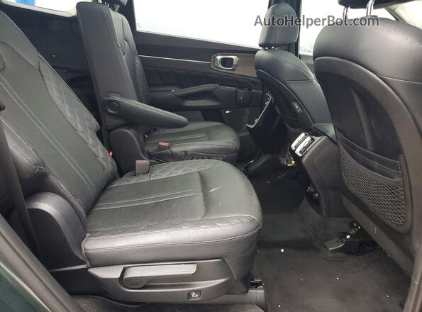5XYRKDLFXMG020460 2021 KIA SORENTO Green Rear interior view