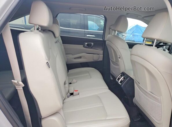 5XYRL4JC2RG303898 2024 KIA SORENTO Gray Vista interior trasera