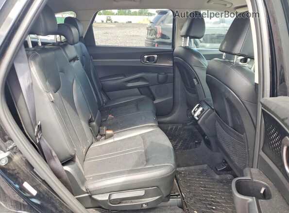 5XYRL4JC7RG290632 2024 KIA SORENTO Black Widok wnętrza z tyłu