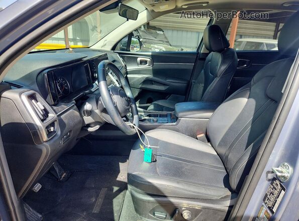 5XYRL4LC1PG253246 2023 KIA SORENTO Silver Vista interior delantera