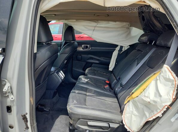 5XYRLDJC2RG278436 2024 KIA SORENTO Silver Հետևի նստատեղերի տեսք