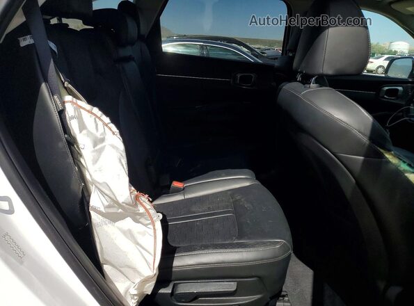 5XYRLDJC8RG256442 2024 KIA SORENTO White Vista de los asientos traseros