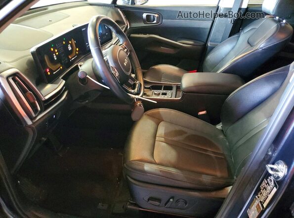 5XYRLDJC8RG258000 2024 KIA SORENTO Charcoal Widok wnętrza z przodu