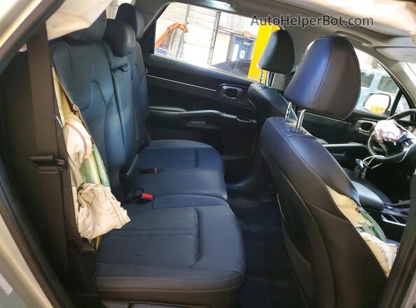 5XYRLDJC8TG448242 2026 KIA SORENTO White Vista interior trasera