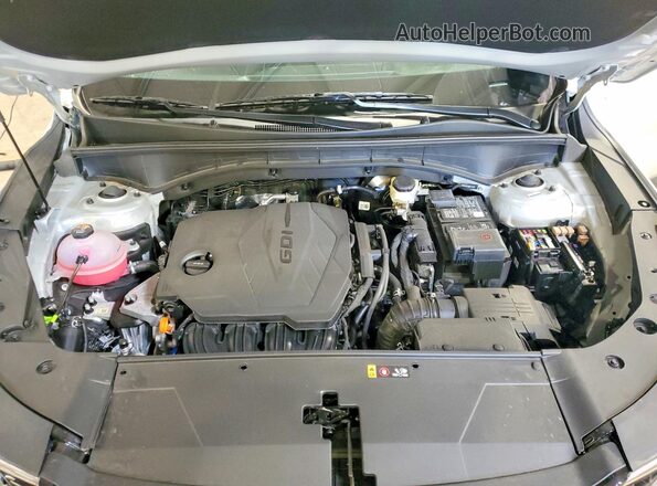 5XYRLDJC8TG448242 2026 KIA SORENTO White Vista del compartimento del motor