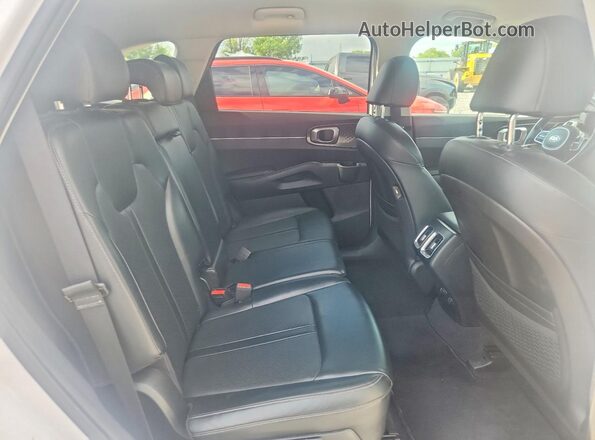 5XYRLDLC1MG039112 2021 KIA SORENTO White Вид задньої частини салону