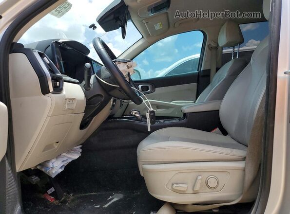 5XYRLDLC5MG004590 2021 KIA SORENTO Silver Front interior view
