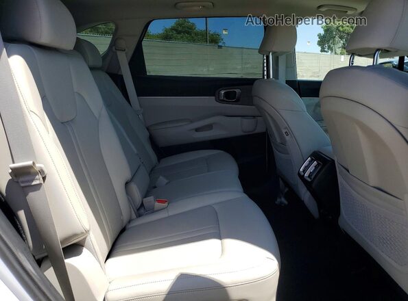5XYRLDLC6PG228343 2023 KIA SORENTO White უკანა სალონის ხედი