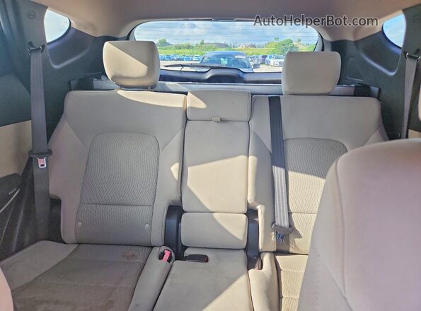 5XYZT3LB2GG327131 2016 HYUNDAI SANTA Red Rear seats view