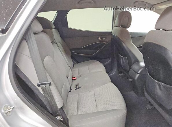 5XYZT3LB7JG553706 2018 HYUNDAI SANTA Silver Vista interior trasera
