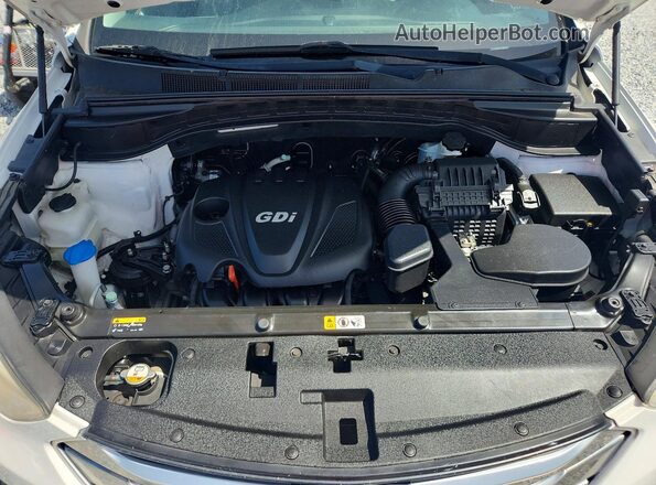 5XYZTDLB4GG329906 2016 HYUNDAI SANTA White Widok wnętrza z tyłu