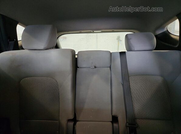 5XYZTDLB8GG318794 2016 HYUNDAI SANTA Silver Rear seats view
