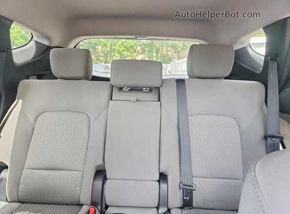 5XYZTDLB8HG442405 2017 HYUNDAI SANTA Gray Vista de los asientos traseros