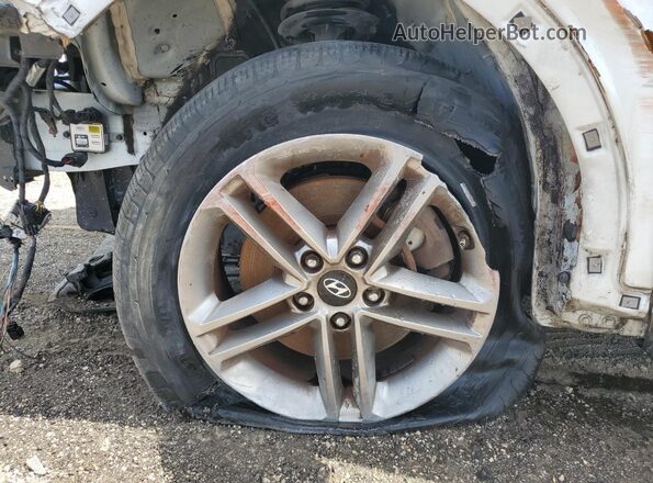 5XYZU3LB3HG439581 2017 HYUNDAI SANTA White 