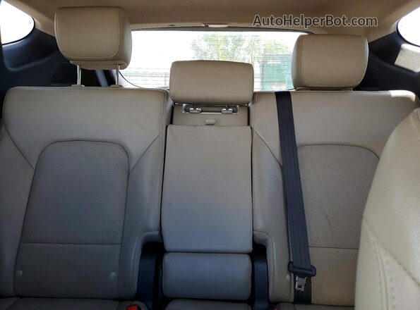 5XYZU3LB4HG448547 2017 HYUNDAI SANTA White Rear seats view