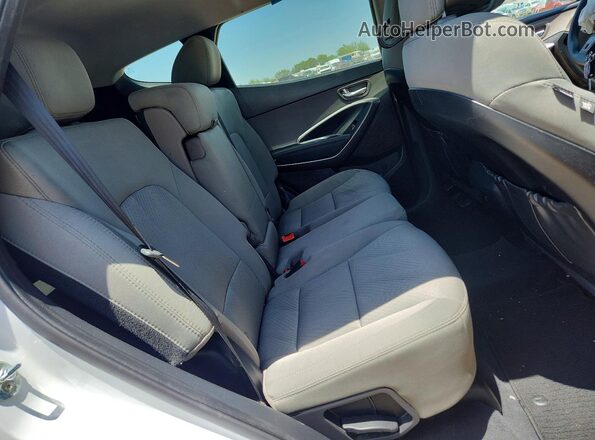 5XYZU3LB6HG415811 2017 HYUNDAI SANTA Белый Вид задней части салона