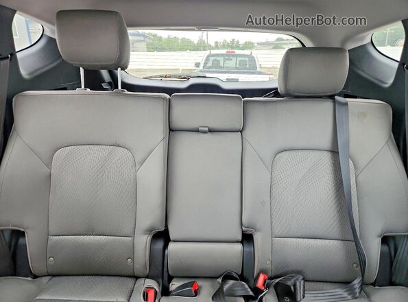 5XYZUDLB0HG498237 2017 HYUNDAI SANTA Silver Հետևի նստատեղերի տեսք