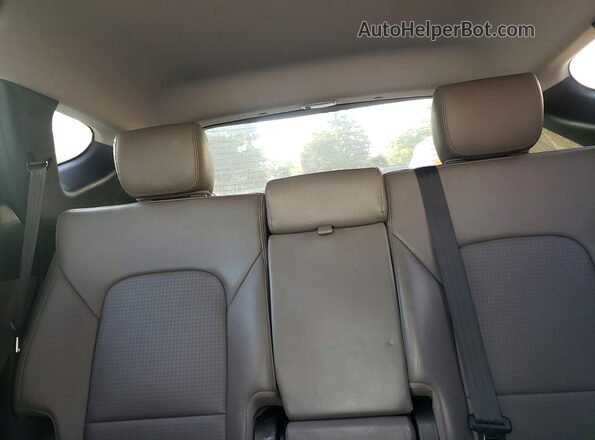 5XYZUDLB1GG375240 2016 HYUNDAI SANTA White Rear seats view