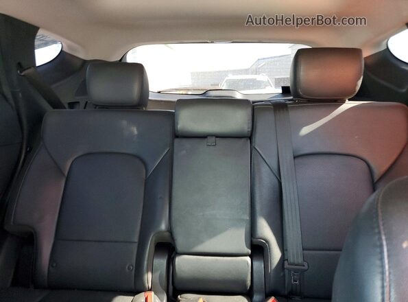 5XYZWDLA2JG515496 2018 HYUNDAI SANTA White Widok tylnych siedzeń