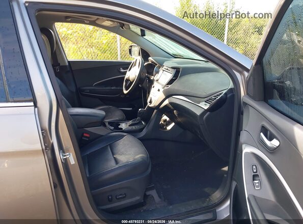 5XYZWDLA4HG424126 2017 HYUNDAI SANTA FE SPORT Silver Front interior view