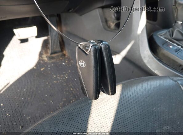 5XYZWDLA4HG424126 2017 HYUNDAI SANTA FE SPORT Silver Dashboard view