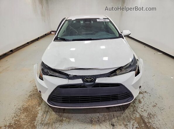 5YFB4MDE0RP112438 2024 TOYOTA COROLLA White Front view