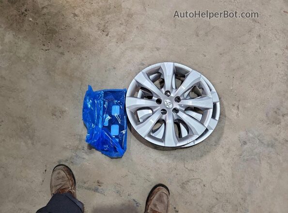 5YFB4MDE0TP471148 2026 TOYOTA COROLLA Gray Vista del compartimento del motor