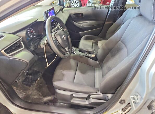 5YFB4MDE1PP034202 2023 TOYOTA COROLLA Silver Front interior view