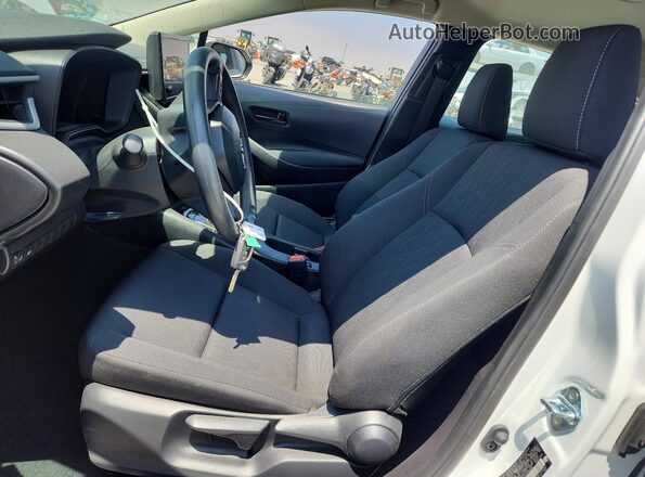 5YFB4MDE2TP389468 2026 TOYOTA COROLLA White Front interior view