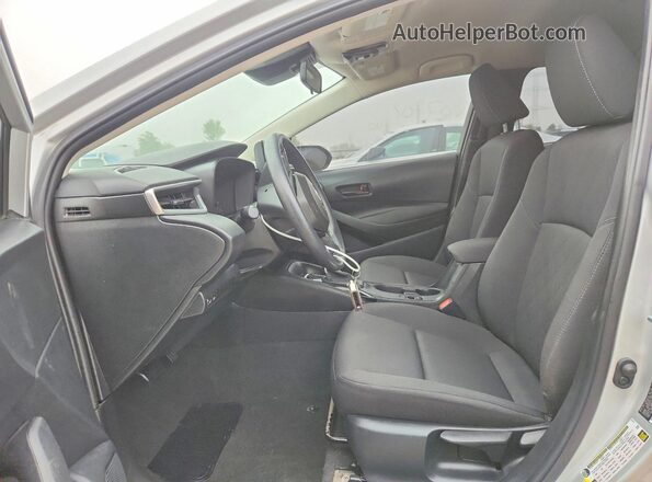 5YFB4MDE3RP169765 2024 TOYOTA COROLLA Silver Սալոնի դիմացի տեսք