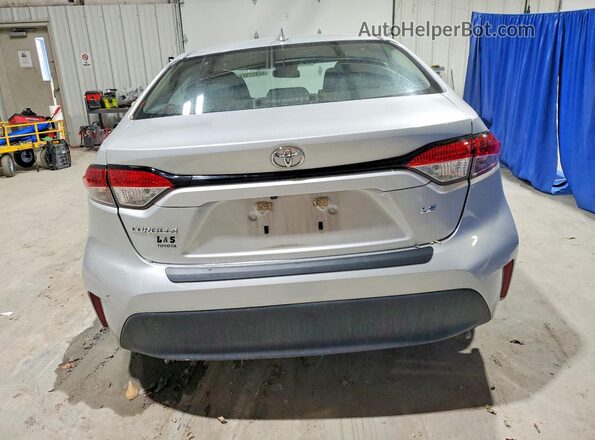 5YFB4MDE3RP219211 2024 TOYOTA COROLLA Silver Հետևի տեսք