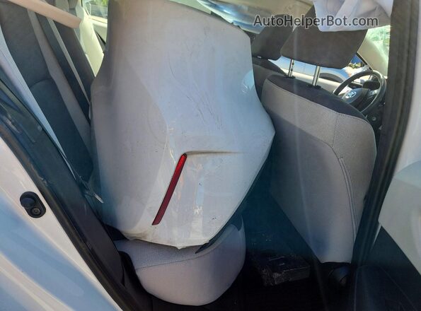 5YFB4MDE4TP462047 2026 TOYOTA COROLLA White Vista de los asientos traseros
