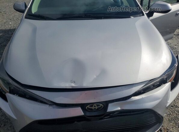 5YFB4MDE7RP094911 2024 TOYOTA COROLLA Silver Widok wnętrza z tyłu