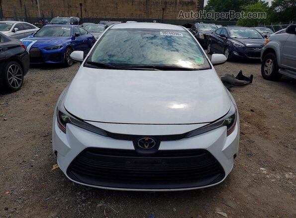 5YFB4MDE7RP095945 2024 TOYOTA COROLLA White წინა ხედი