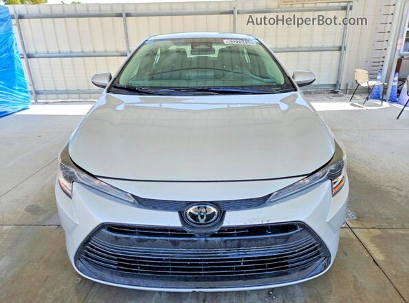 5YFB4MDEXRP163686 2024 TOYOTA COROLLA Silver Դիմացի տեսք