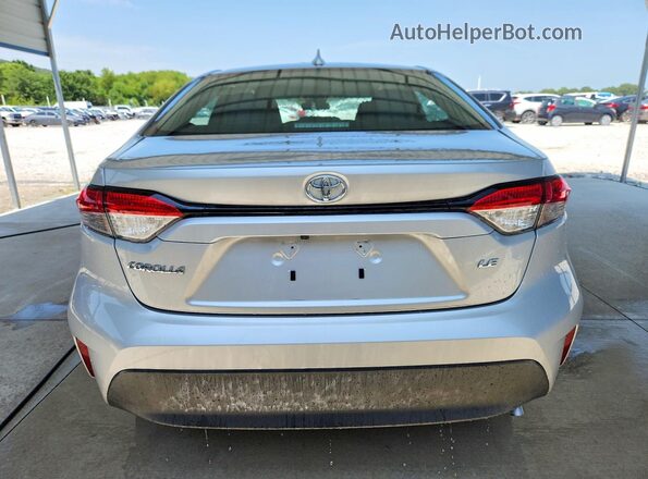5YFB4MDEXRP163686 2024 TOYOTA COROLLA Silver Հետևի տեսք