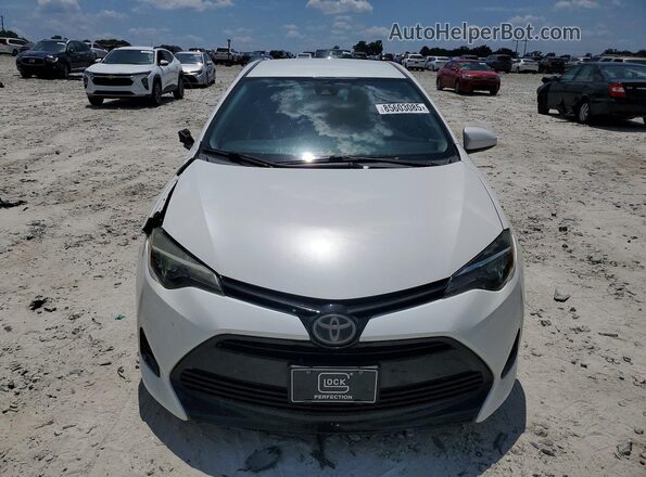 5YFBPRHE7JP806336 2018 TOYOTA COROLLA White Widok z przodu