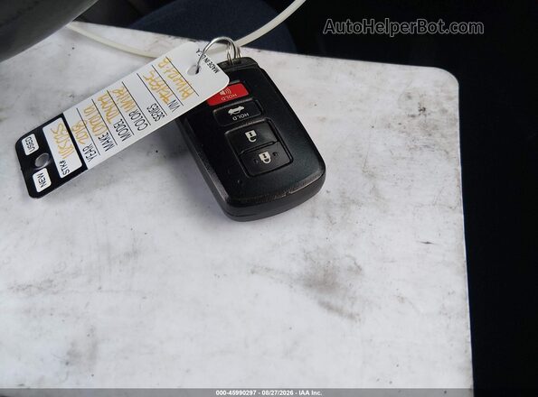 5YFBURHE1JP751875 2018 TOYOTA COROLLA Белый Вид панели приборов