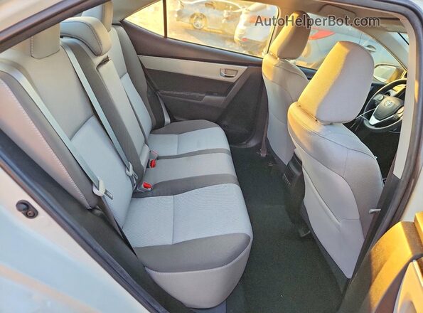 5YFBURHE1KP907267 2019 TOYOTA COROLLA White Widok tylnych siedzeń