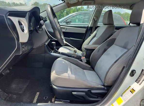 5YFBURHE3HP690961 2017 TOYOTA COROLLA White Vista interior delantera