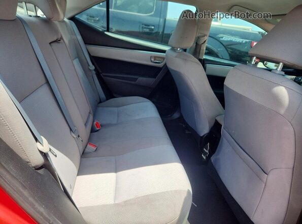5YFBURHE4GP378341 2016 TOYOTA COROLLA Red Widok tylnych siedzeń