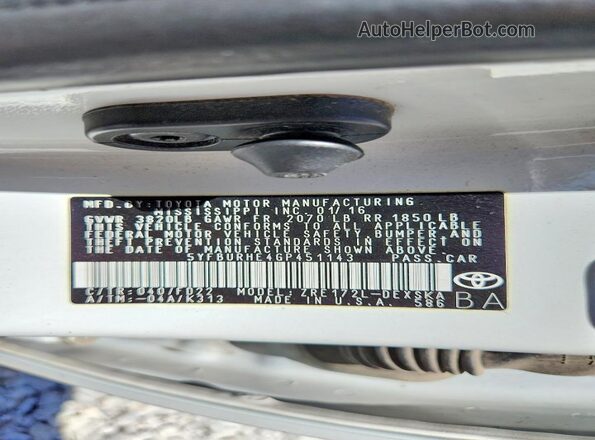 5YFBURHE4GP451143 2016 TOYOTA COROLLA White Widok komory silnika
