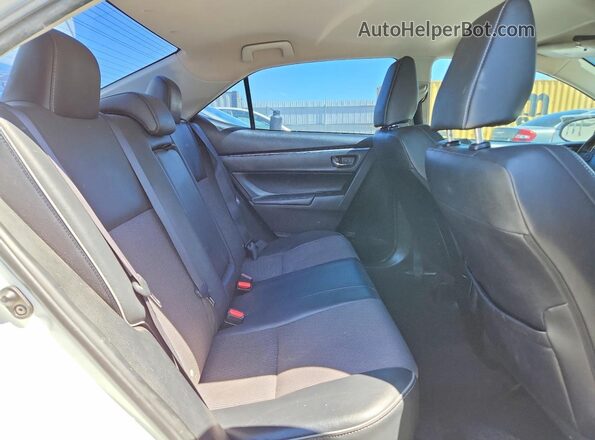 5YFBURHE4GP451143 2016 TOYOTA COROLLA White Widok tylnych siedzeń