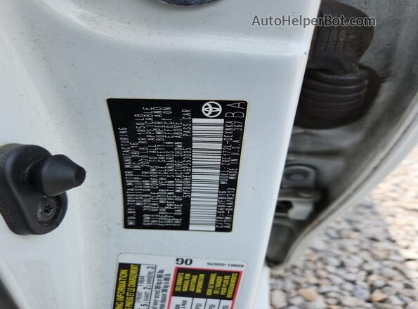 5YFBURHE4GP563005 2016 TOYOTA COROLLA White Engine compartment view